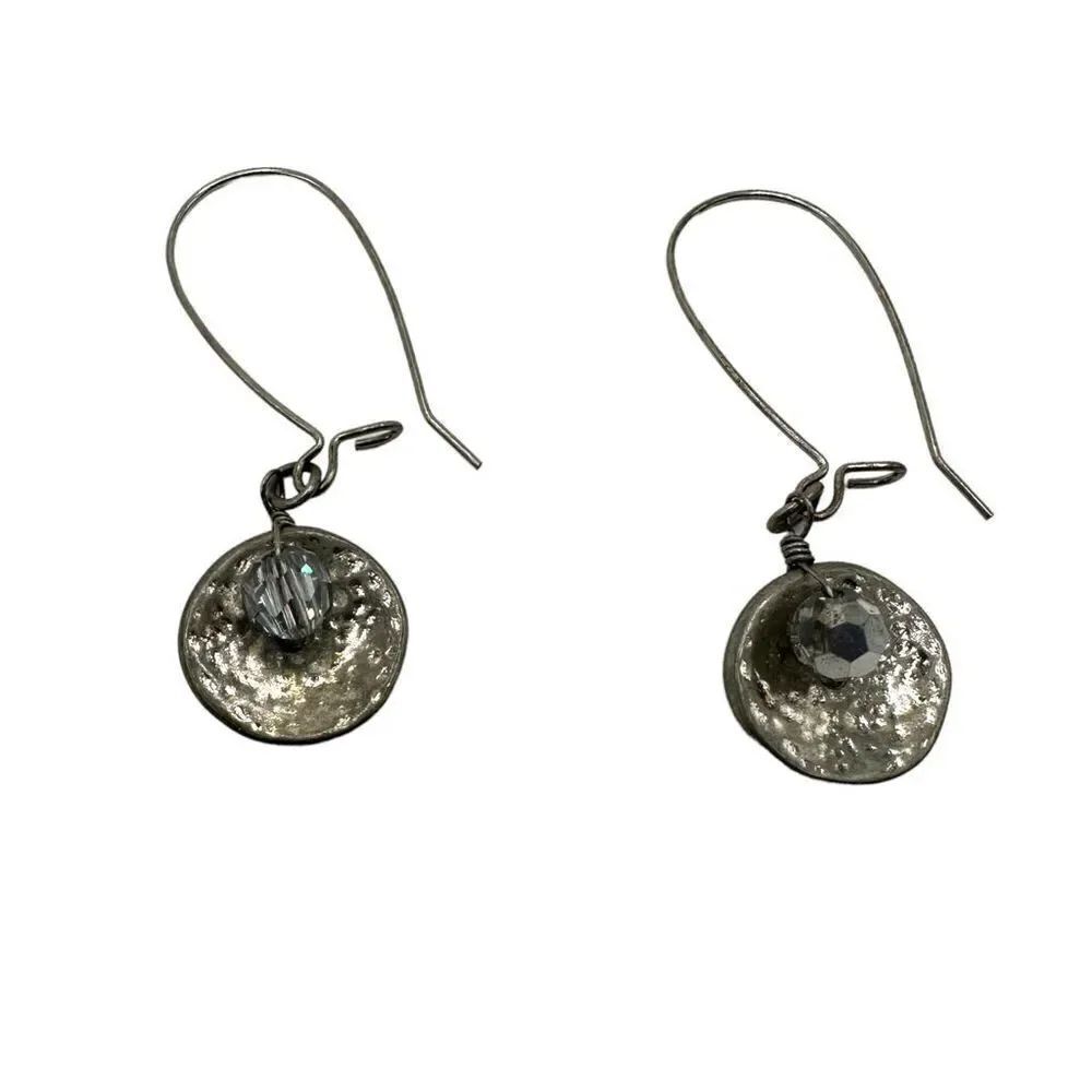 ❤️2/$10 or 5/$20❤️ ❤️2 for $10❤️ Silver toned circle earrings. ❤️2 for $10❤️